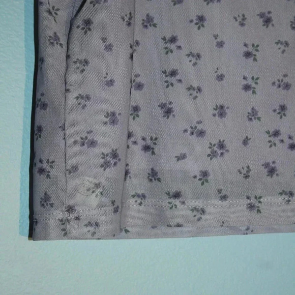 Hollister Camisole with Lace Lilac Floral Print - Picture 14 of 14